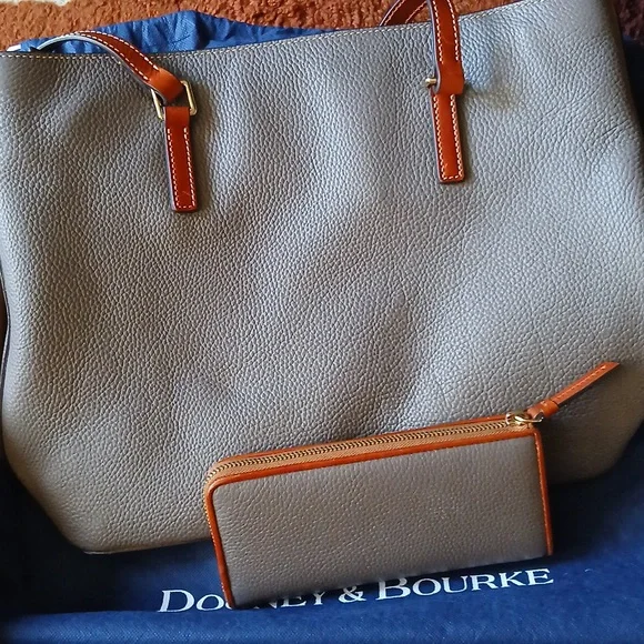 Dooney & Bourke Gray and Brown Women's Bag Set - Picture 16 of 16